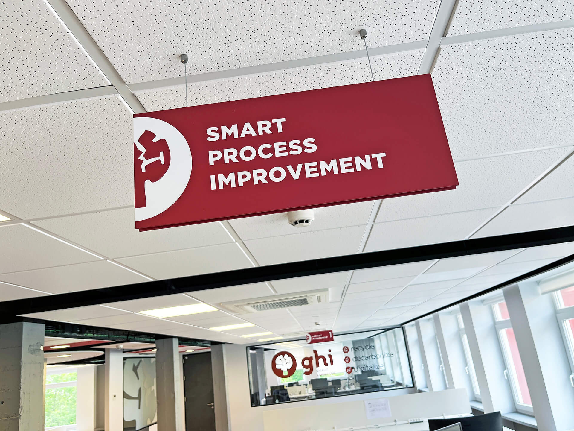 Proyecto de diseño gráfico ambiental - Oficinas GHI