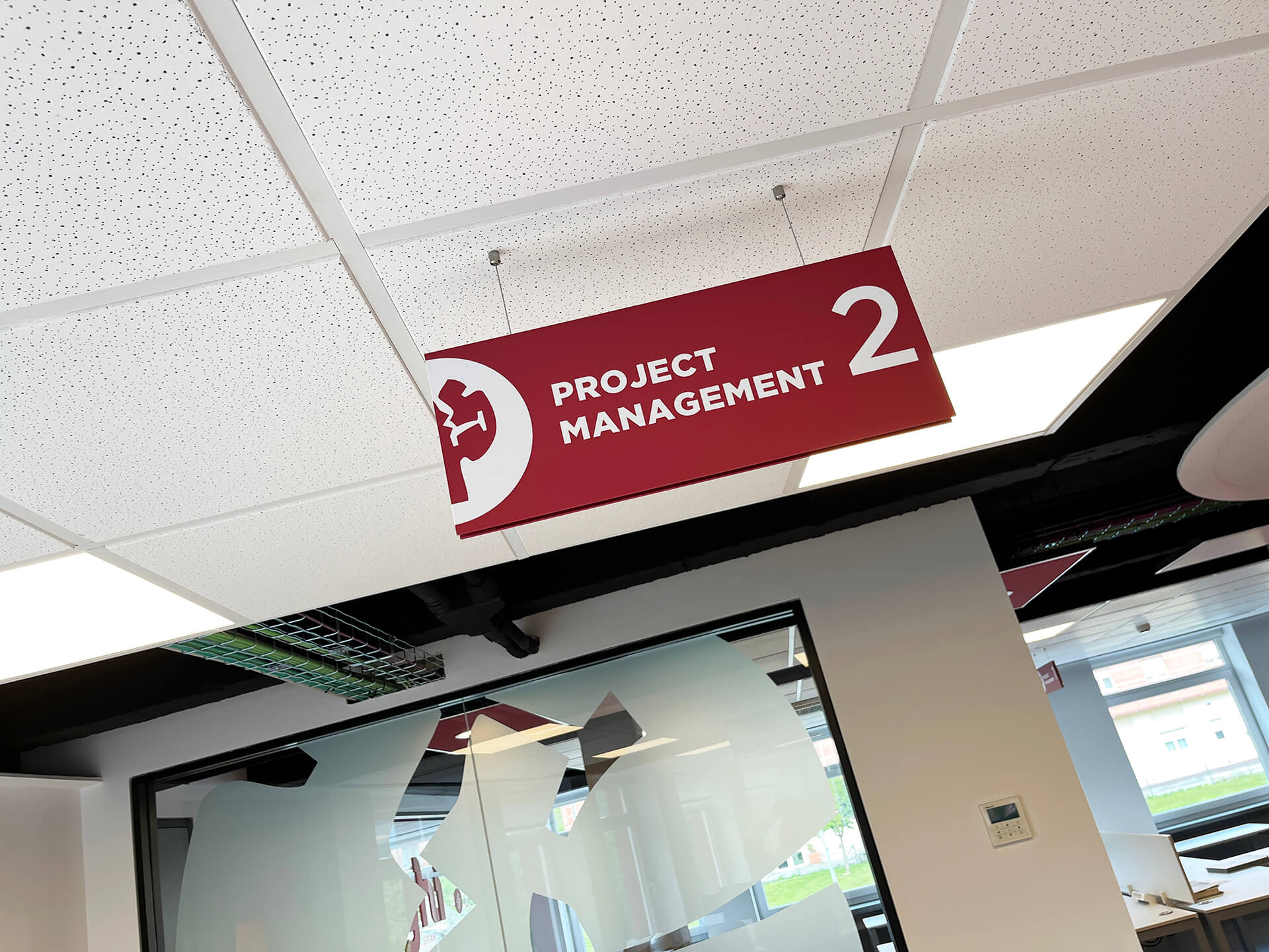 Proyecto de diseño gráfico ambiental - Oficinas GHI