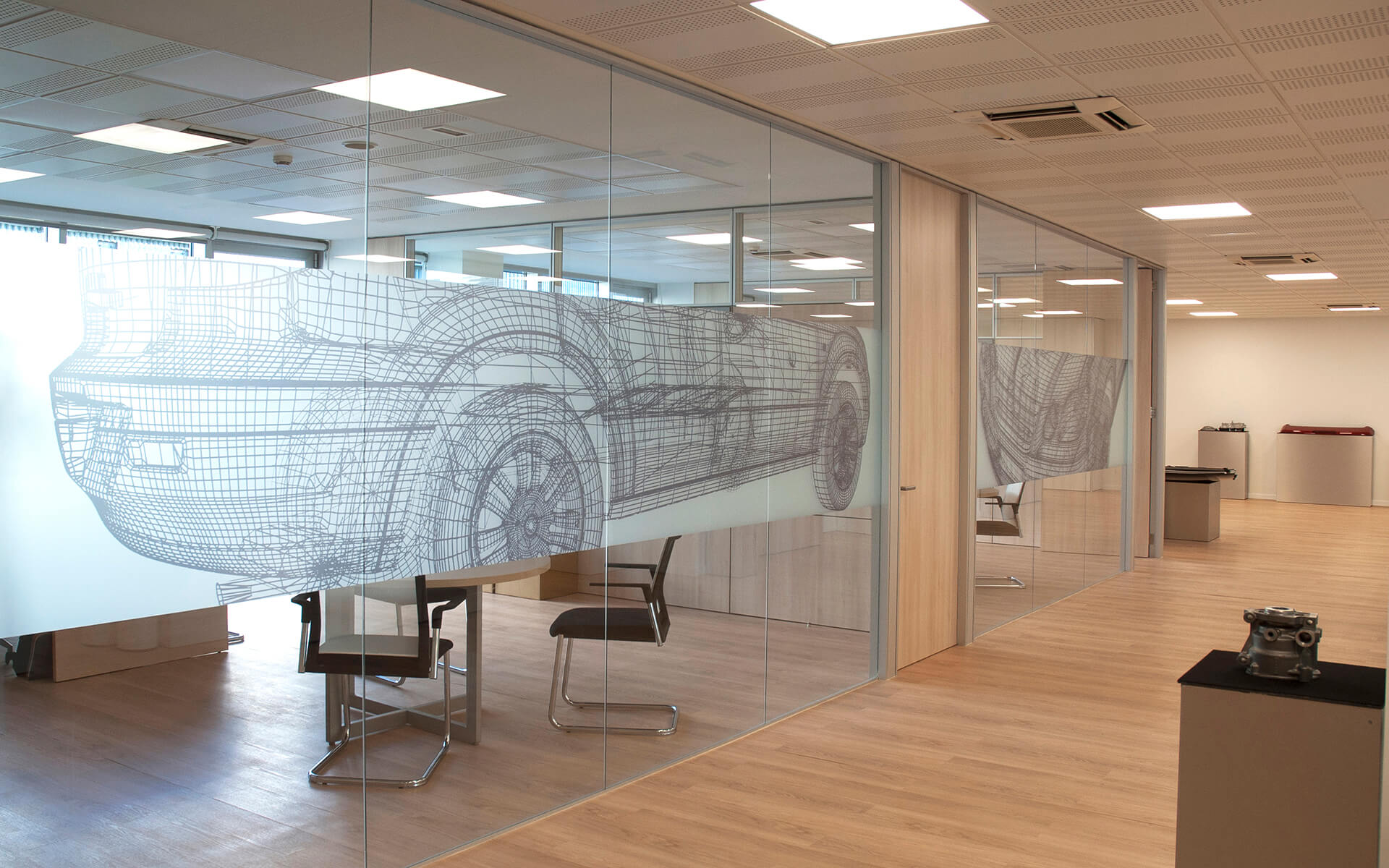 Proyecto de diseño gráfico ambiental - CIE Automotive