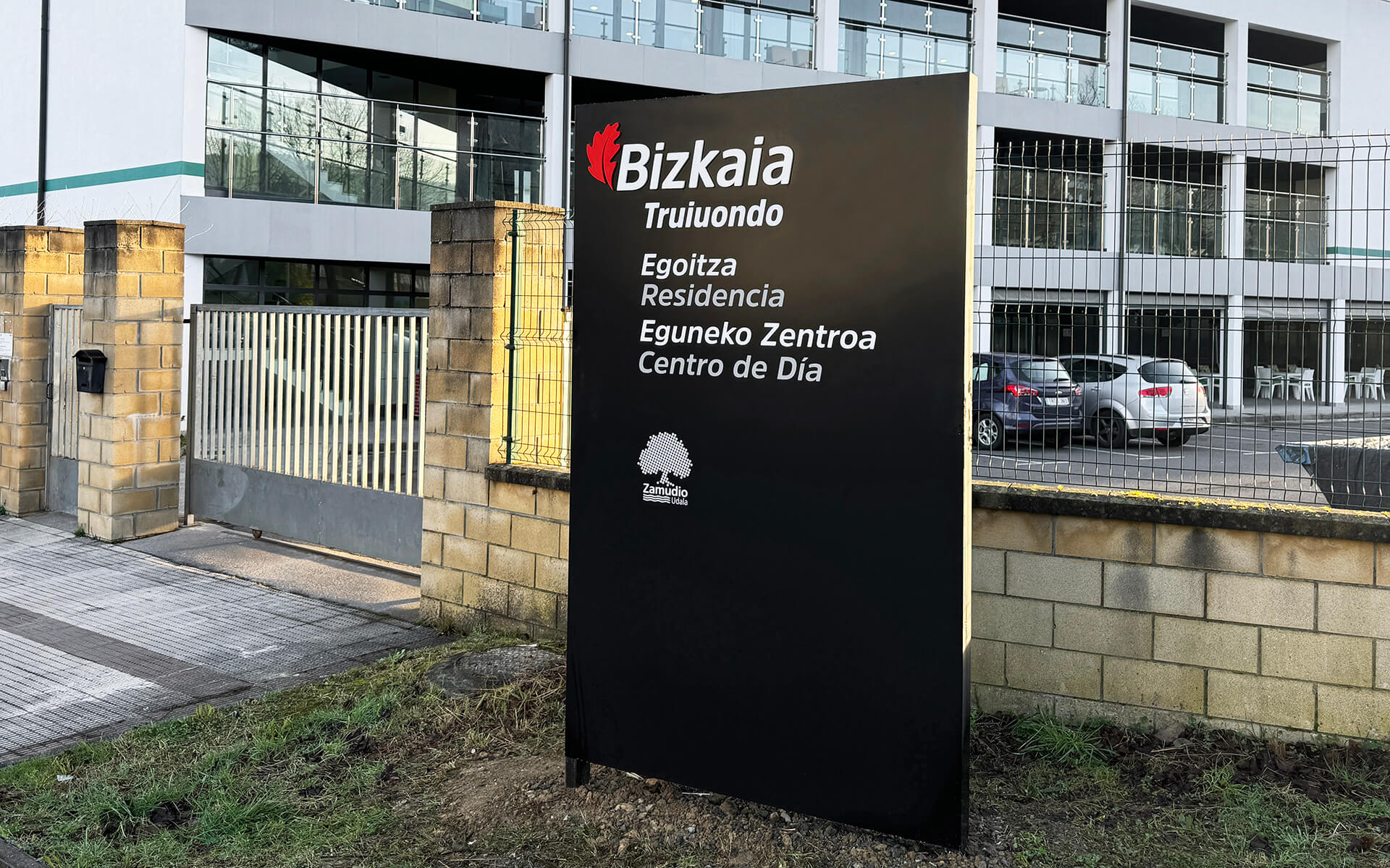 BIZKAIA AZPIEGITURAK - Proyecto de señalética para Elkartegis, Residencias y Centros de día.