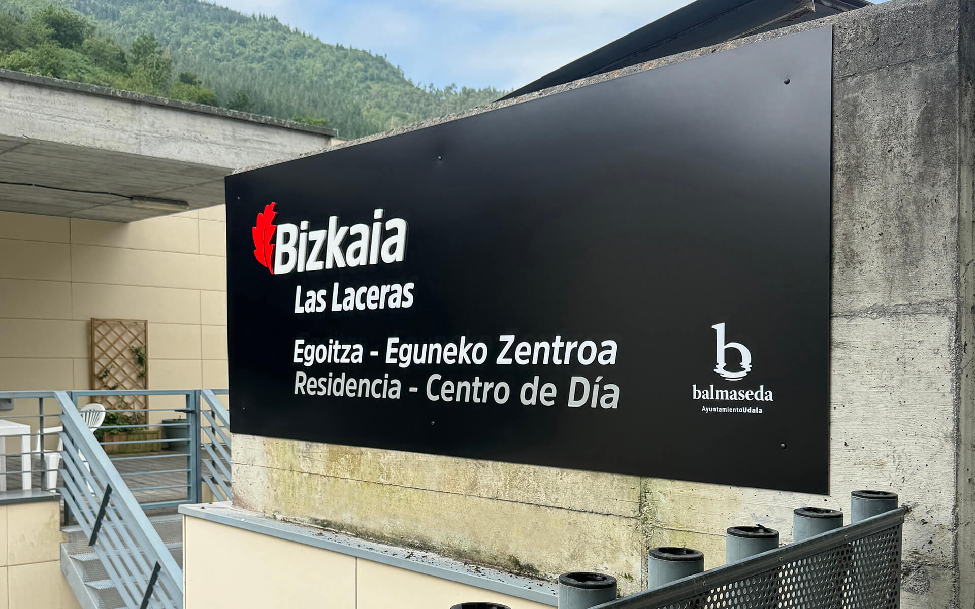 BIZKAIA AZPIEGITURAK - Proyecto de señalética para Elkartegis, Residencias y Centros de día.