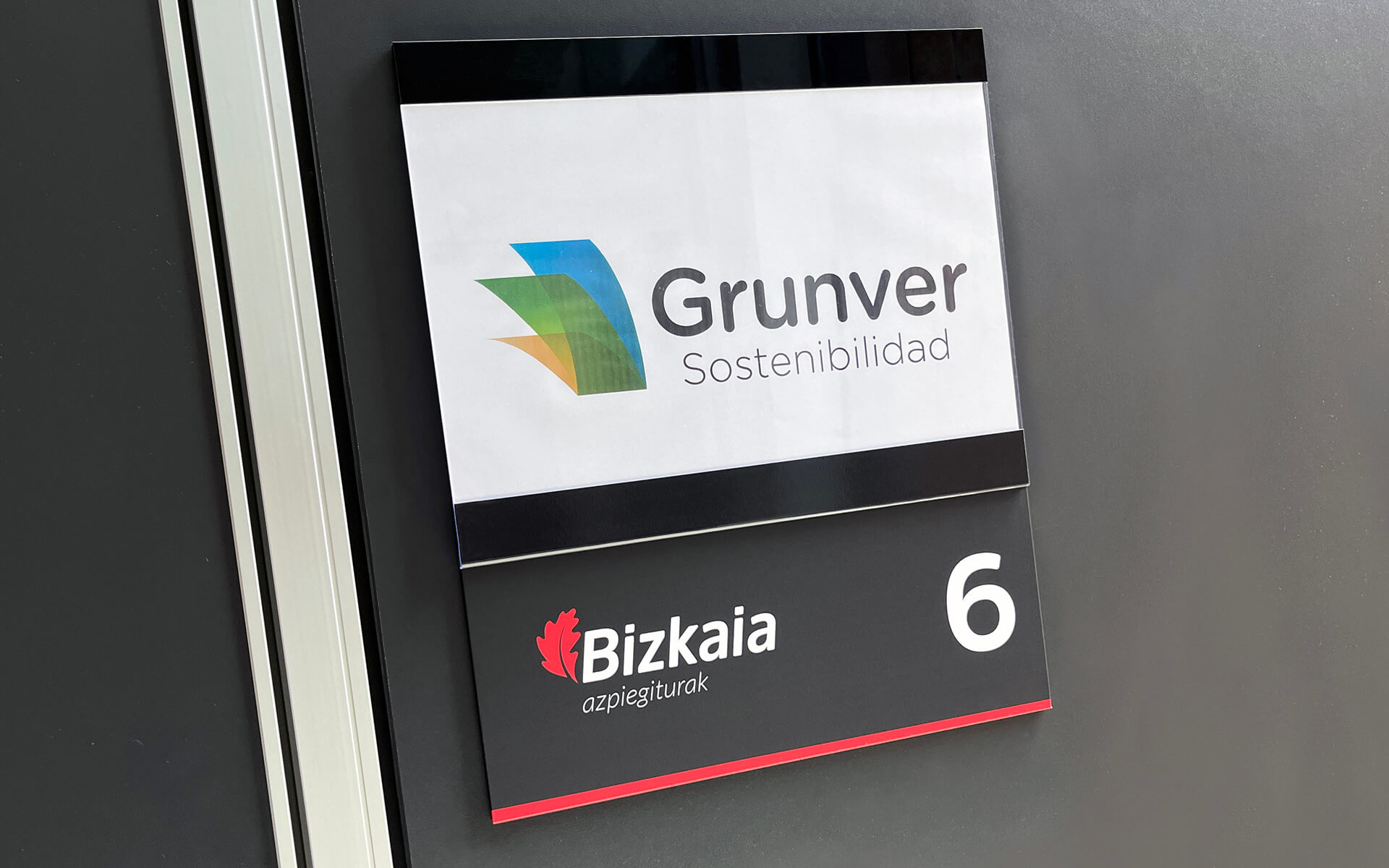 BIZKAIA AZPIEGITURAK - Proyecto de señalética para Elkartegis, Residencias y Centros de día.
