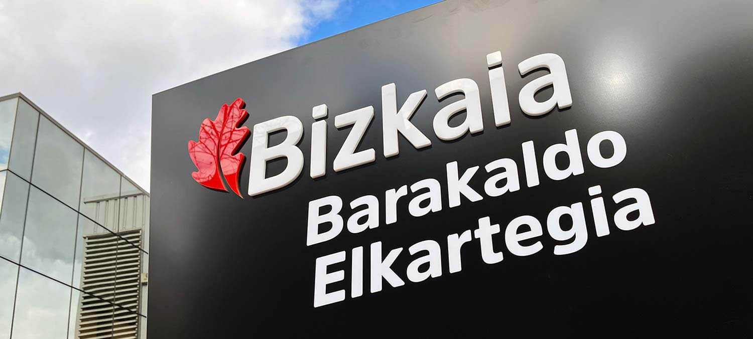 BIZKAIA AZPIEGITURAK - Proyecto de señalética para Elkartegis, Residencias y Centros de día.