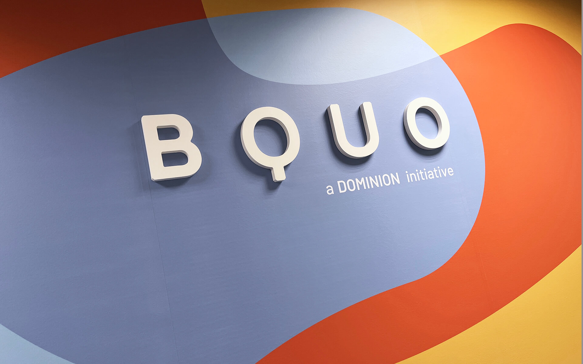 Proyecto de diseño gráfico ambiental - BQUO a dominion initiative