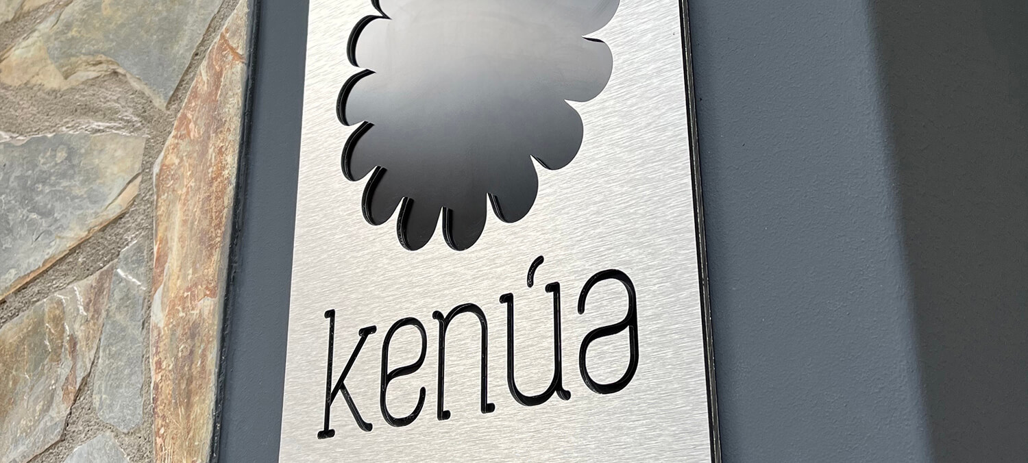 KENÚA - Proyecto de identidad corporativa y diferentes soportes de comunicación.